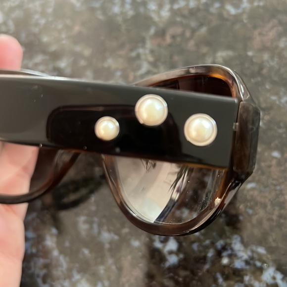 Marc by Marc Jacobs pearl accented sunglasses - Picture 8 of 8